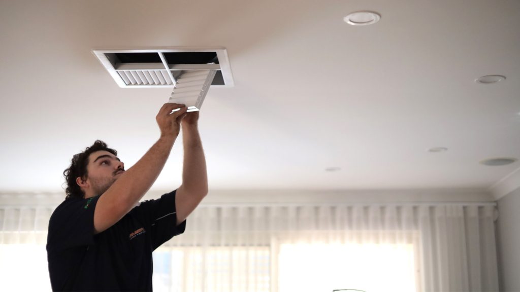 reverse cycle ducted air conditioning system